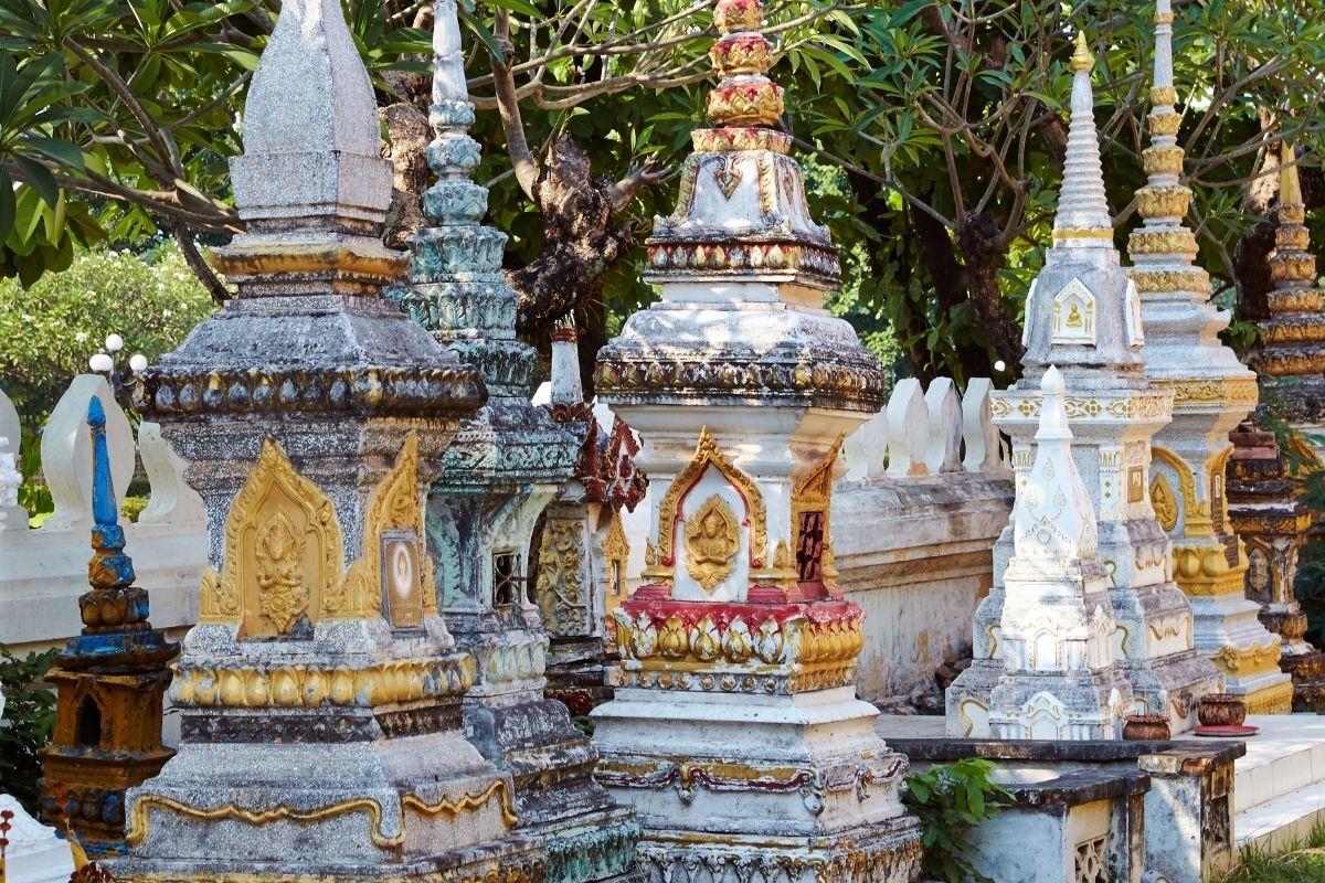Immerse in Pak Beng’s vibrant Buddhist heritage
